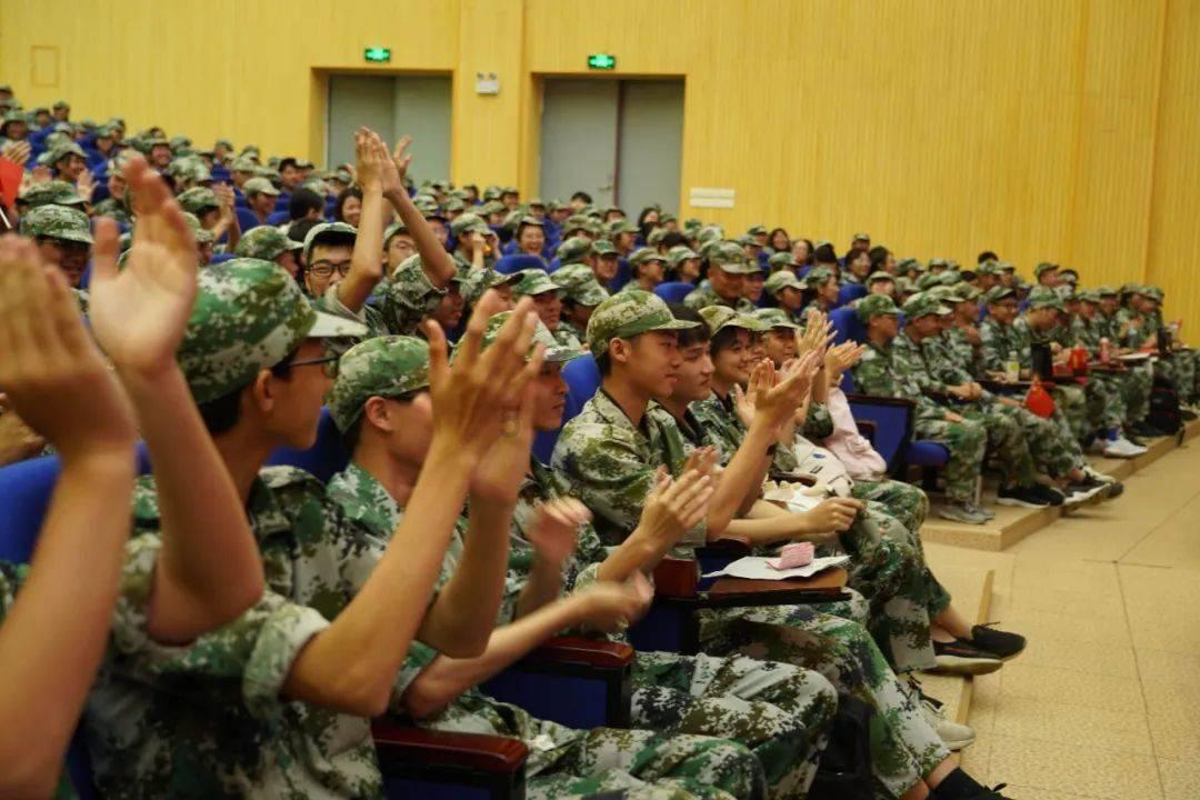 《木筏求生》投网器发射按键介绍