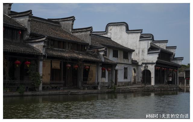 救援卡通小象